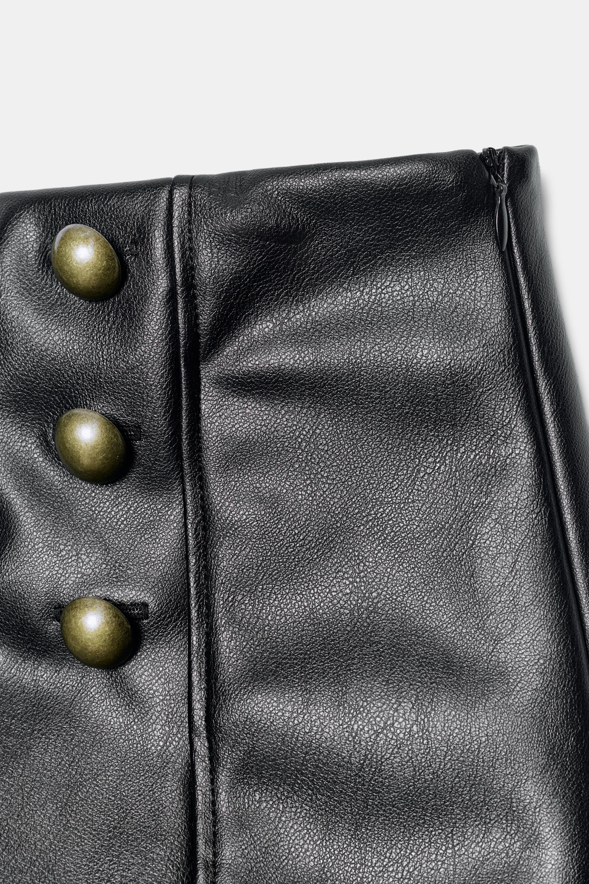 TWILL BUTTON MINI SHORTS